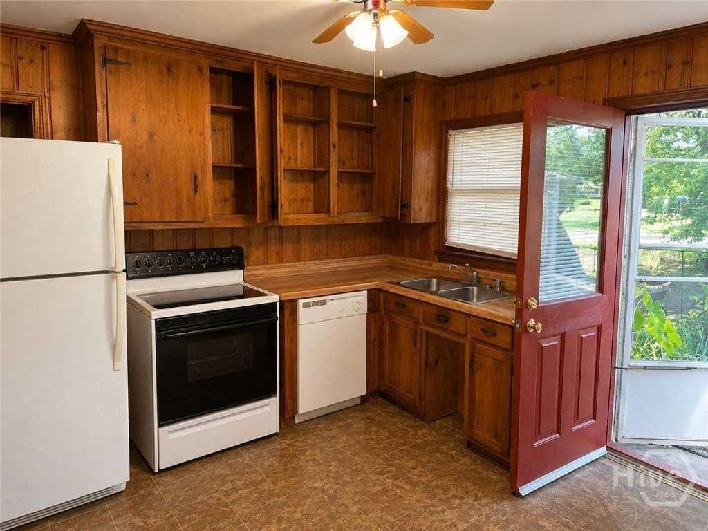 569 Whitehead Rd - Photo 2 of 7