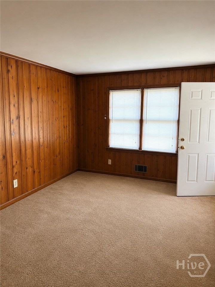 569 Whitehead Rd - Photo 6 of 7