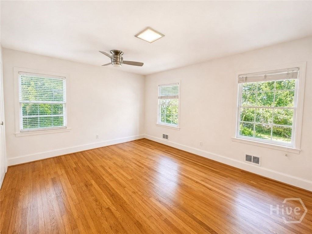 560 Riverview Rd - Photo 3 of 13
