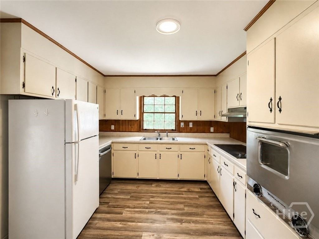 560 Riverview Rd - Photo 4 of 13