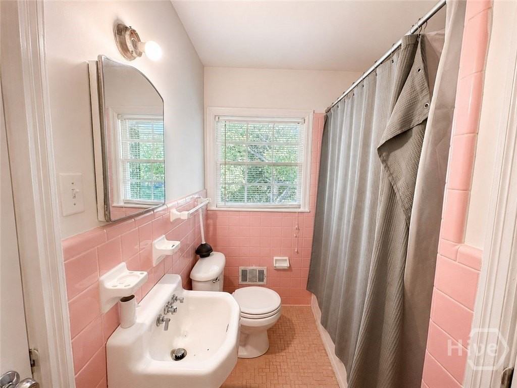 560 Riverview Rd - Photo 5 of 13