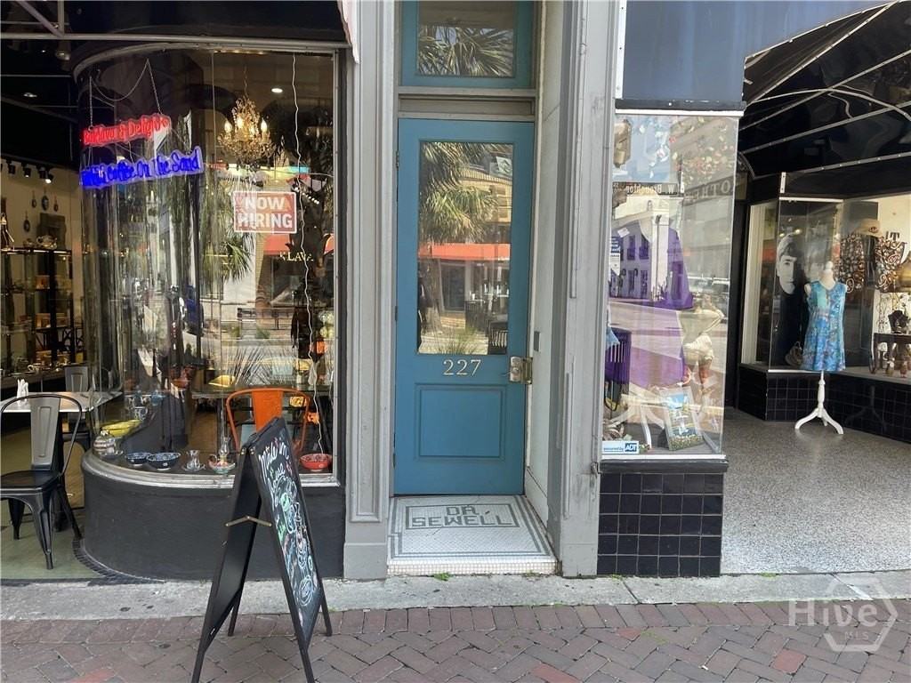 227 W Broughton St #3