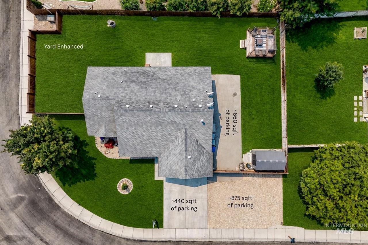 3309 Robinhood Loop - Photo 3 of 31