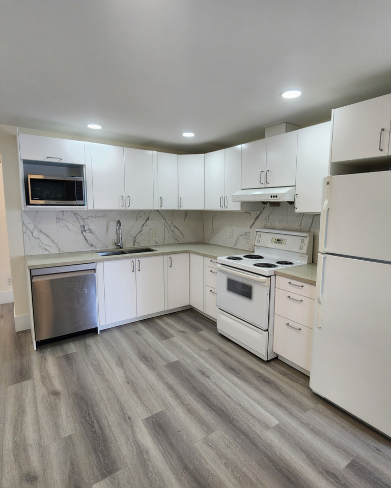 1535 Blaine Avenue - Photo 6 of 8