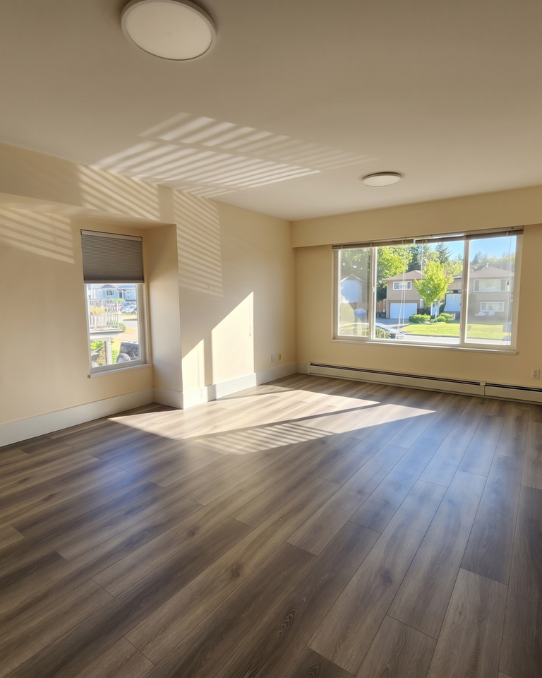 1535 Blaine Avenue - Photo 2 of 8