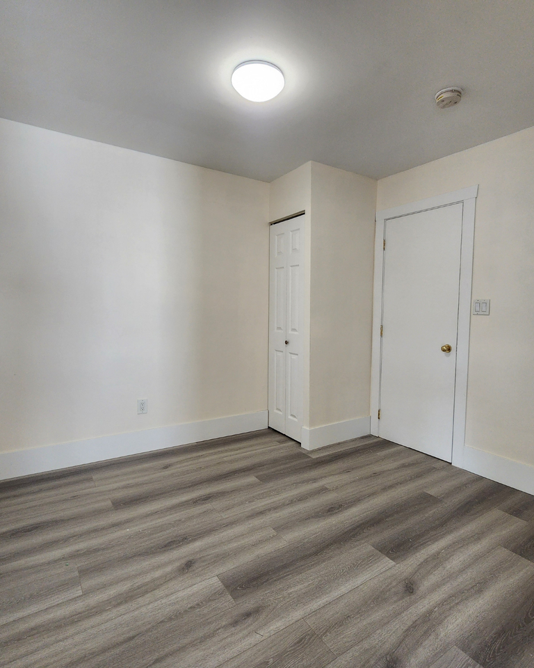 1535 Blaine Avenue - Photo 4 of 8