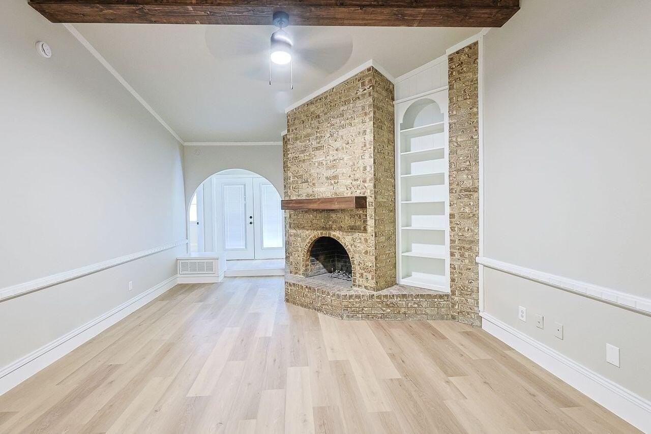 5711 3rd St #B - Photo 6 of 40