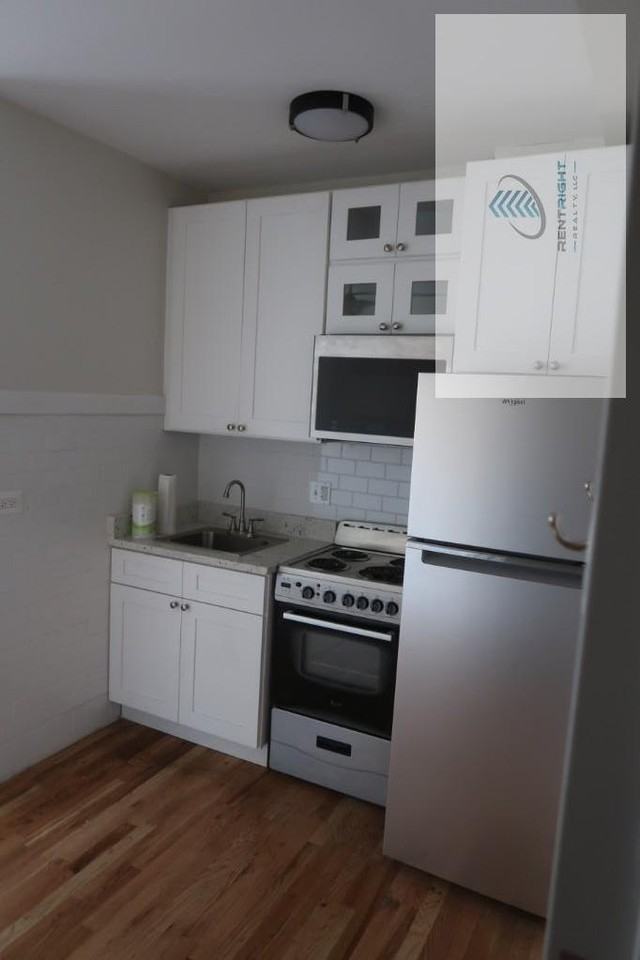 4526 N Sheridan Rd #219 - Photo 2 of 15