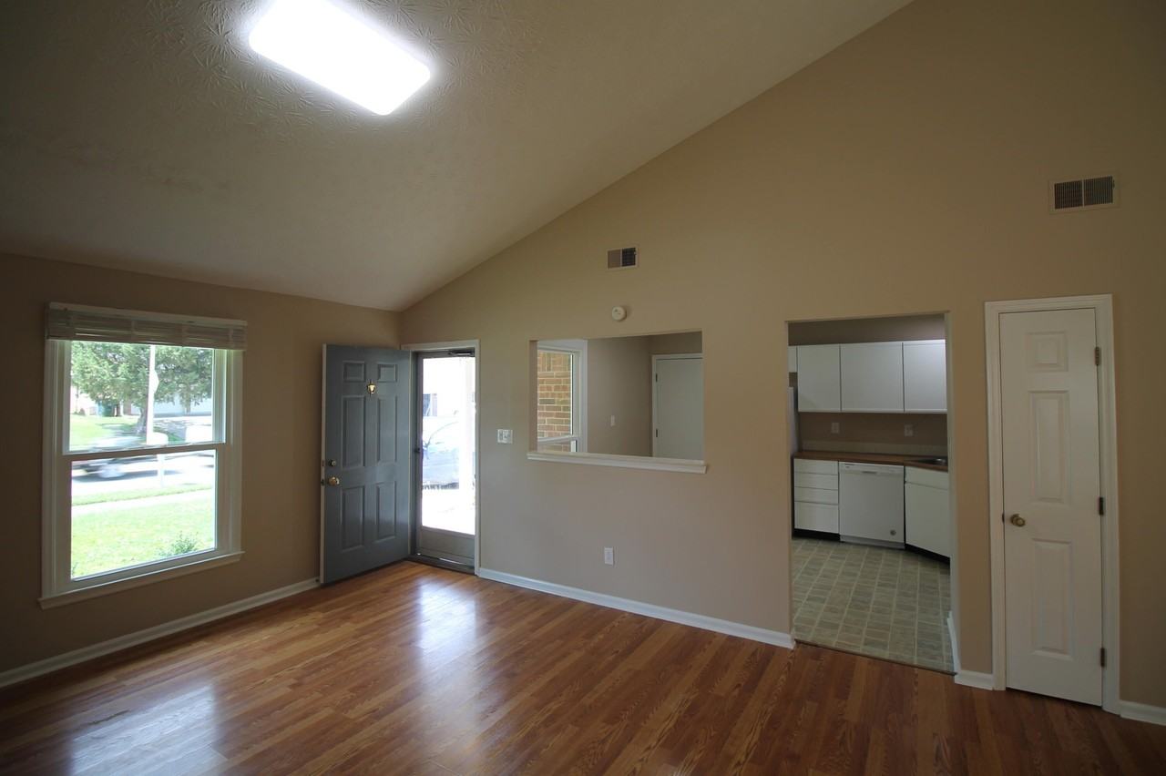 316 Squires Rd - Photo 3 of 15