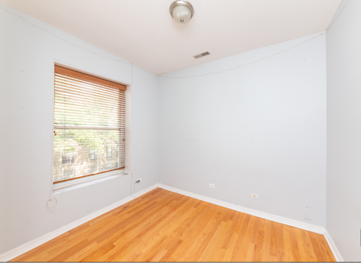 3215 W Altgeld St #2 - Photo 4 of 15