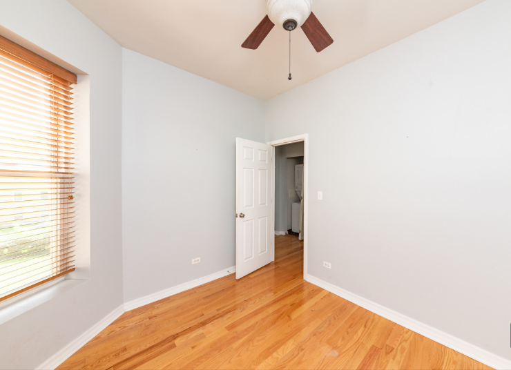 3215 W Altgeld St #2 - Photo 5 of 15