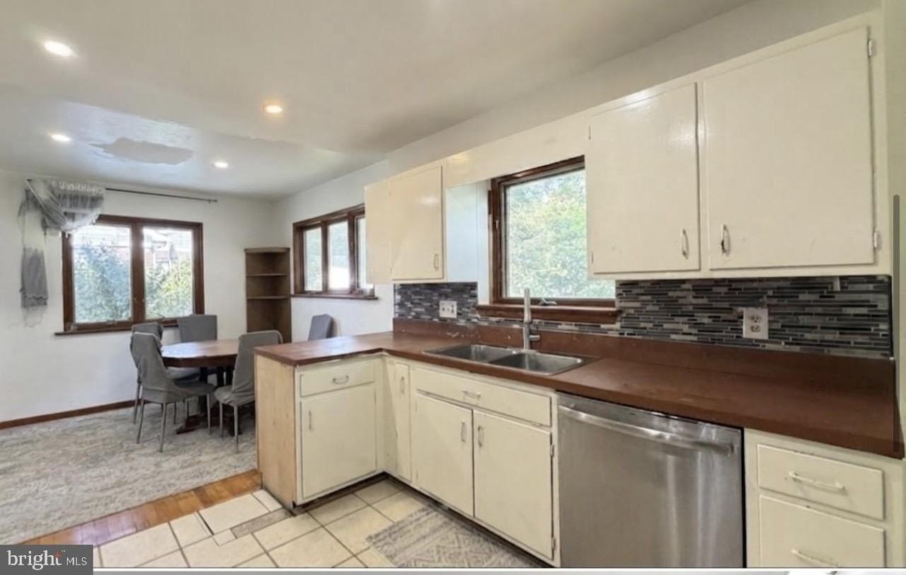 7403 Essex Ave - Photo 3 of 10