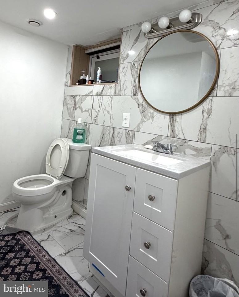 7403 Essex Ave - Photo 4 of 10