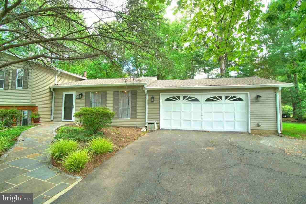 2405 Earlsgate Ct - Photo 4 of 50