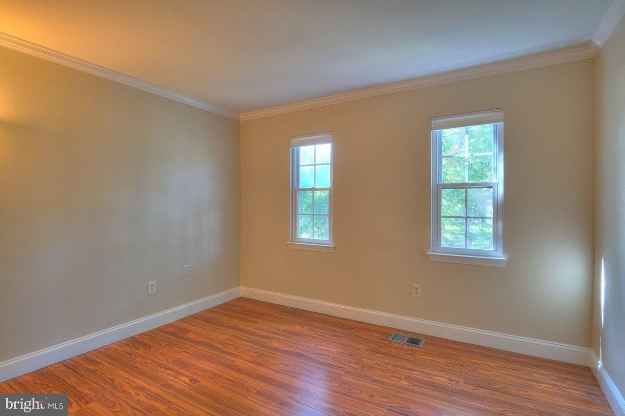 2405 Earlsgate Ct - Photo 7 of 34