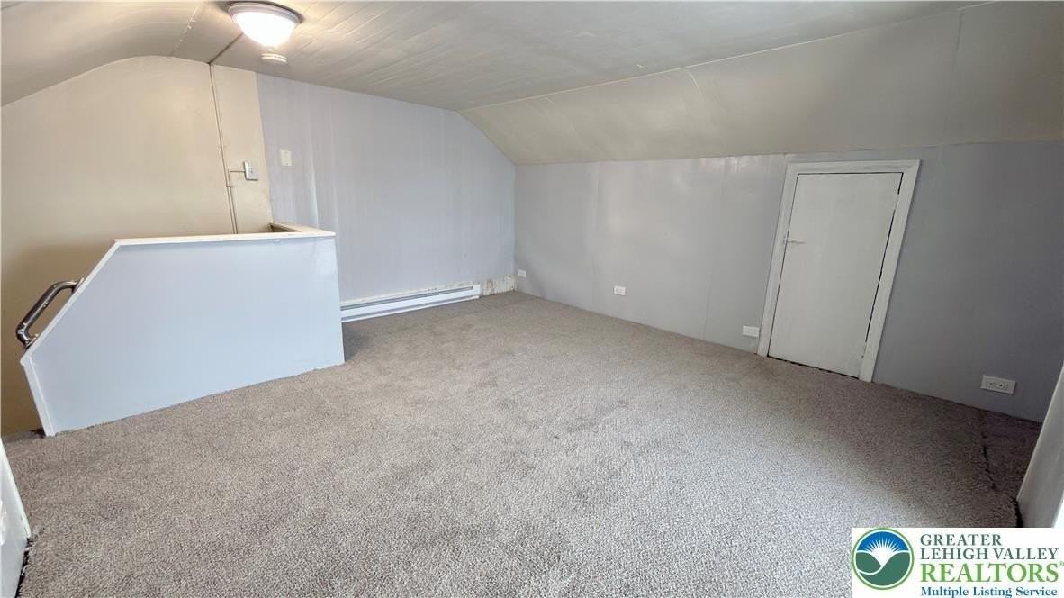 547 N Silk St - Photo 6 of 36