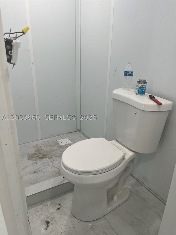2730 Nw 44th St #3 - Photo 5 of 12