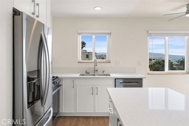 2640 Hermosa Ave #6 - Photo 4 of 8