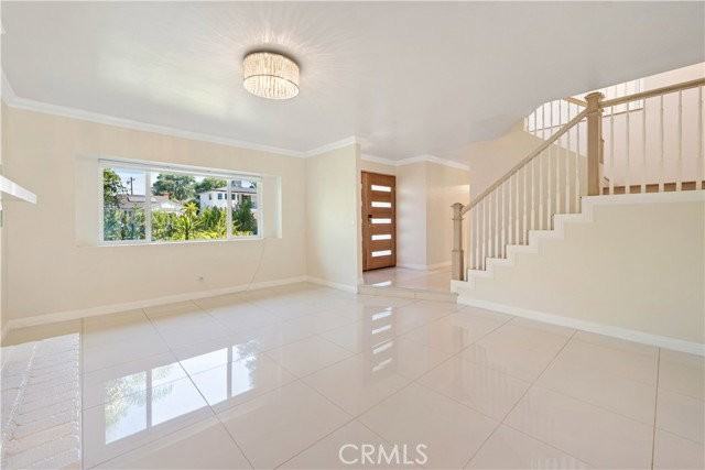 15406 Lull St - Photo 3 of 8