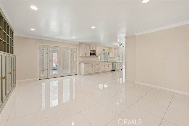 15406 Lull St - Photo 7 of 8