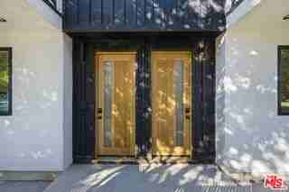 13600 Burbank Blvd - Photo 3 of 8