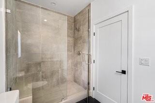 5806 Kester Ave - Photo 5 of 7
