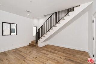 5806 Kester Ave - Photo 6 of 7