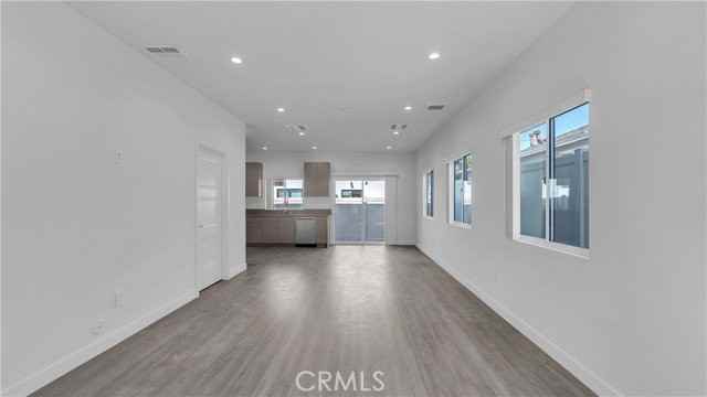 7733 Craner Ave - Photo 4 of 7