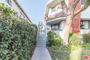 featured image of 301 W Loraine St #8
