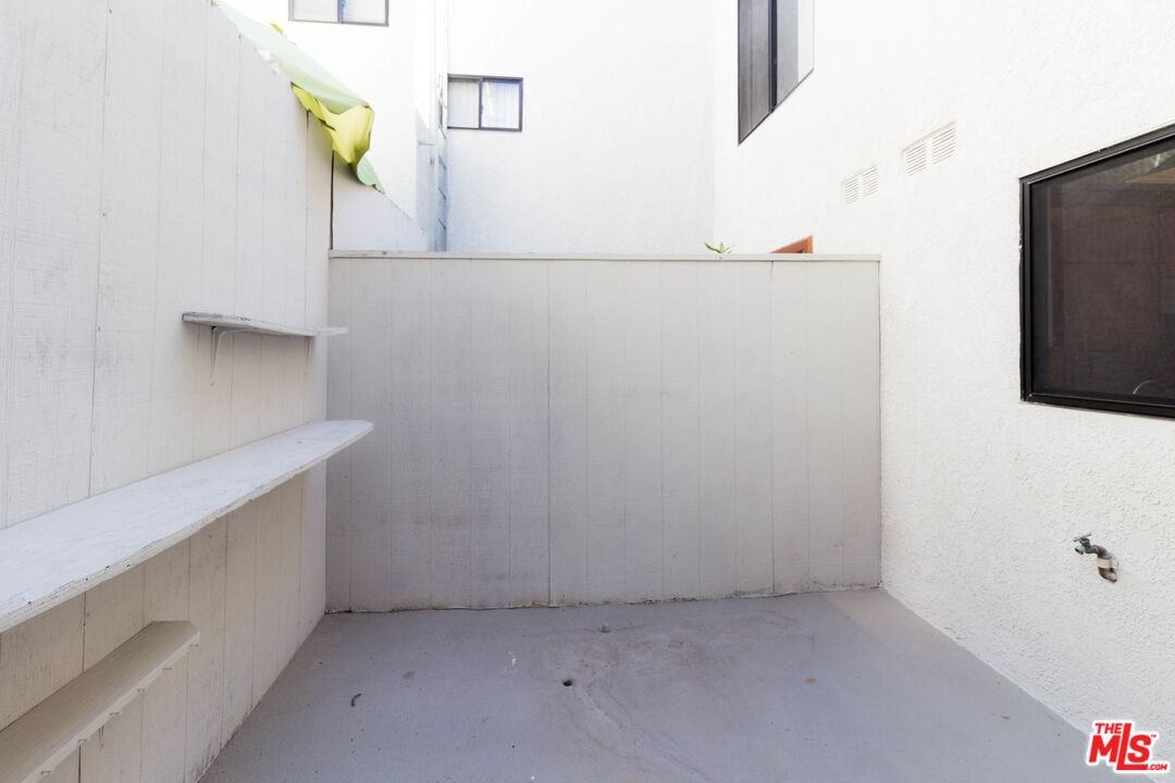 301 W Loraine St #8 - Photo 4 of 8