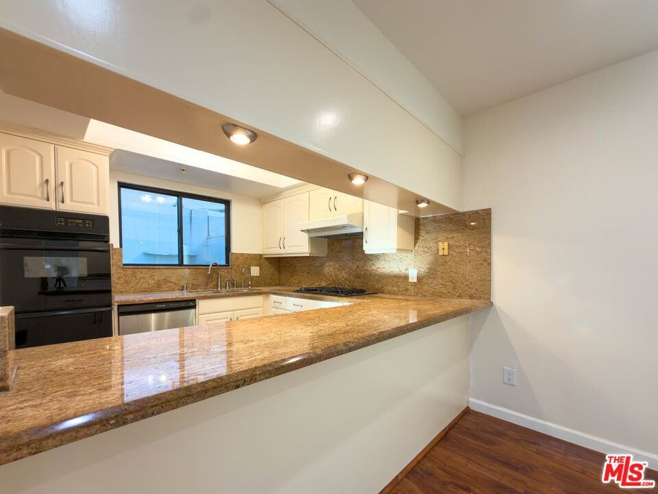 301 W Loraine St #8 - Photo 5 of 8