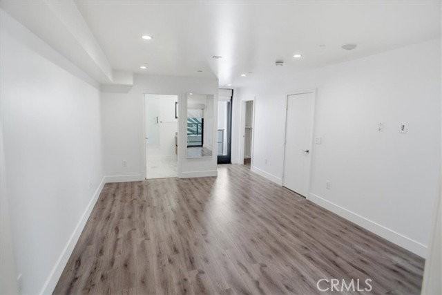829 N Martel Ave - Photo 2 of 8