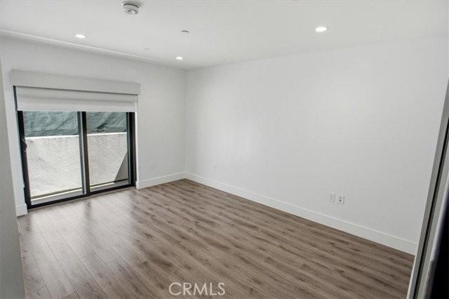829 N Martel Ave - Photo 4 of 8