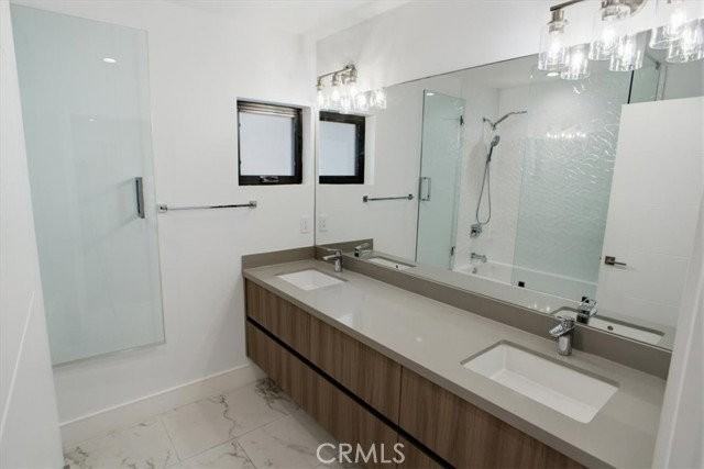 829 N Martel Ave - Photo 5 of 8