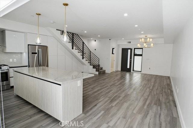 829 N Martel Ave - Photo 7 of 8