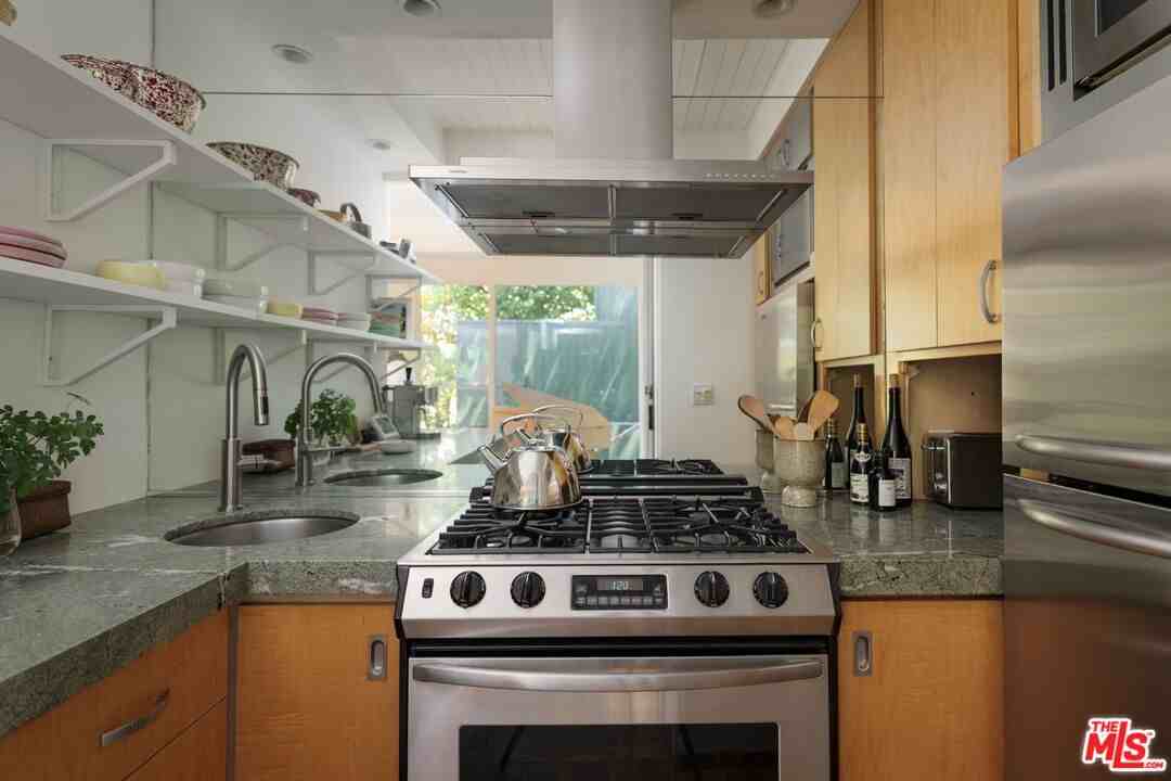 8322 Ridpath Dr - Photo 4 of 8