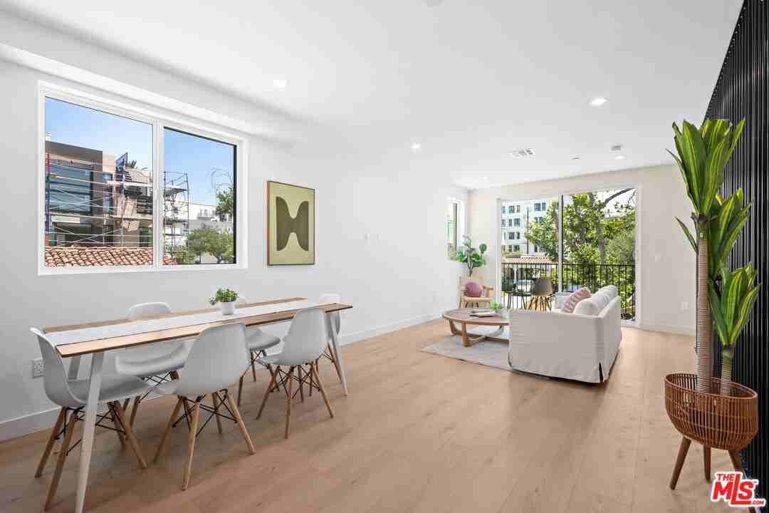 837 N Detroit St #2 - Photo 3 of 8