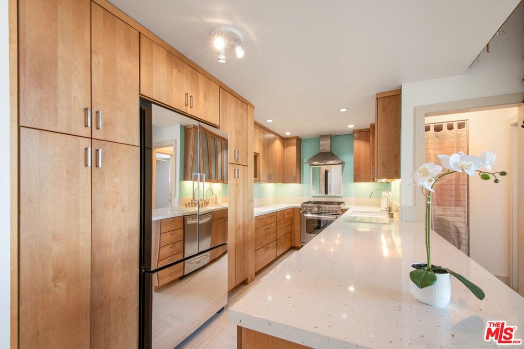 2221 Ocean Ave #308 - Photo 4 of 8