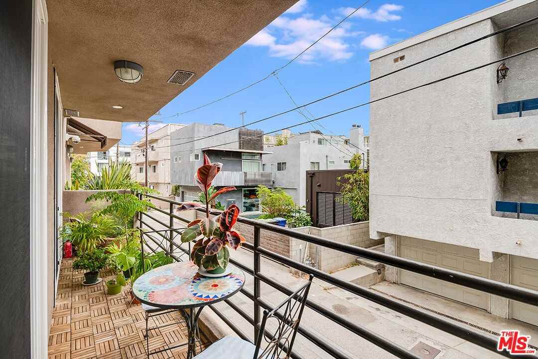20 Catamaran St #104 - Photo 3 of 8