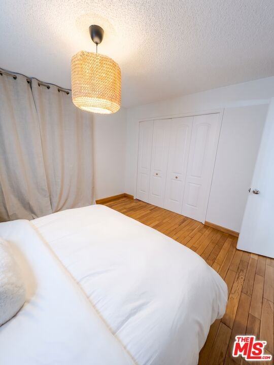 1336 Yale St #6 - Photo 4 of 8
