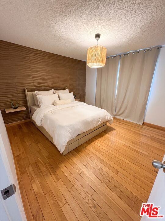 1336 Yale St #6 - Photo 6 of 8