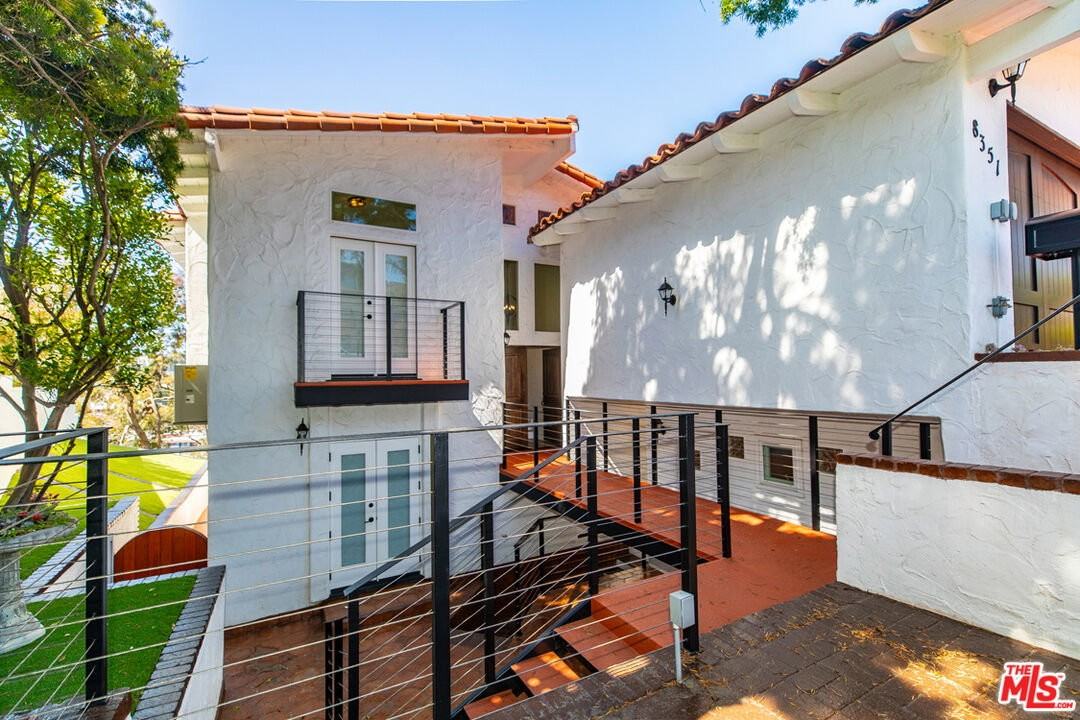 8351 Zitola Ter - Photo 2 of 8