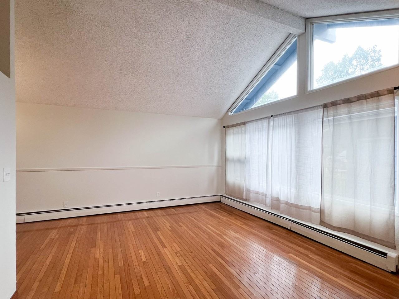 1235 Crescent Dr #1 - Photo 3 of 16