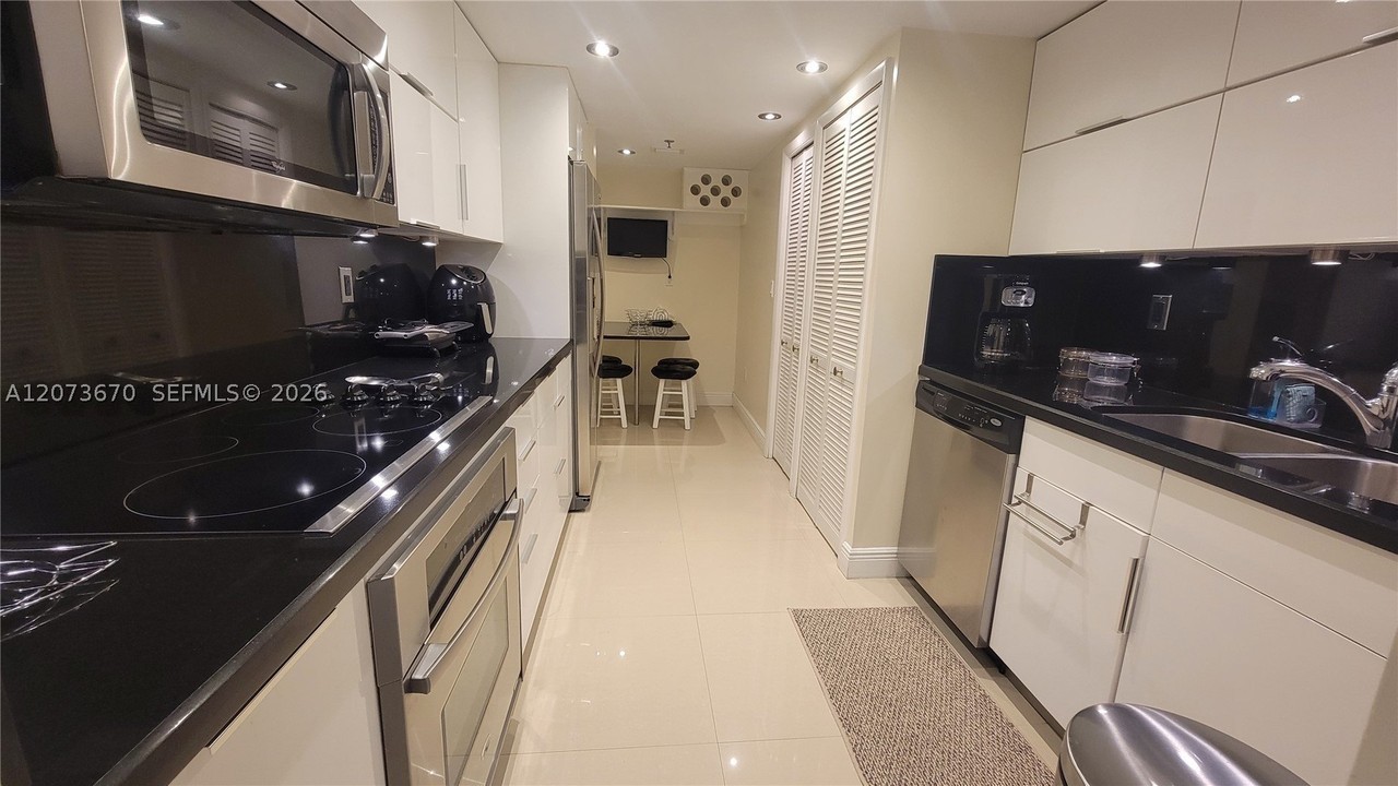 3200 Collins Ave #9-1 - Photo 6 of 18