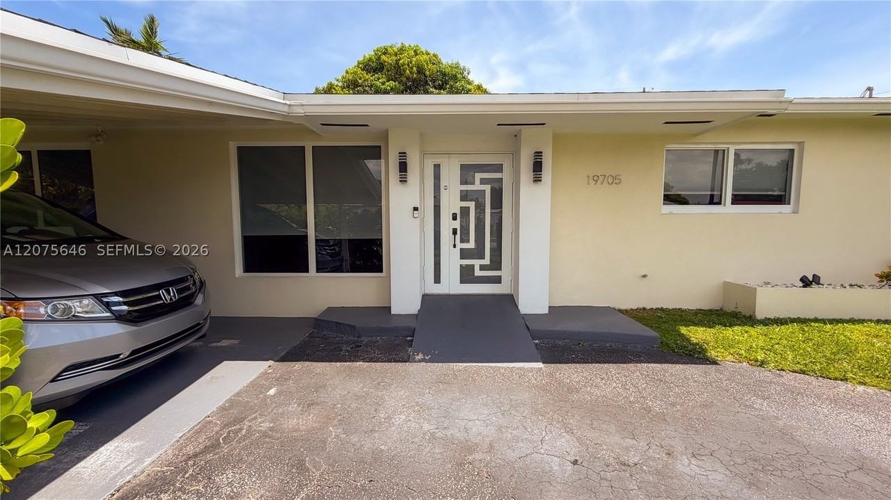 19705 Ne 11th Ct #19705 - Photo 2 of 34