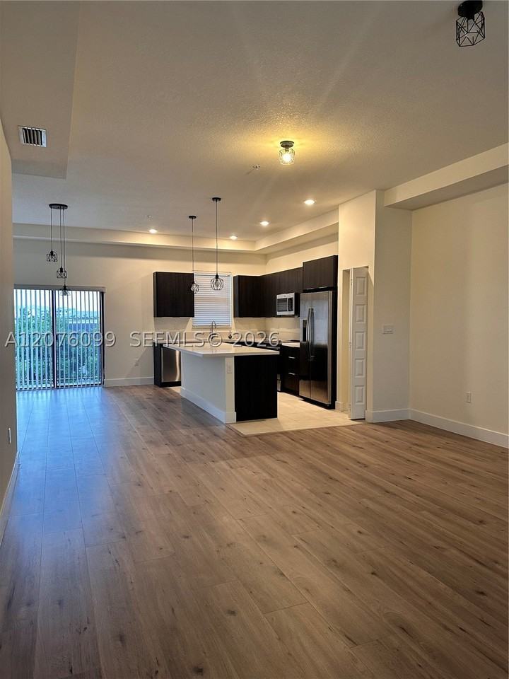 10437 Nw 82nd St #35 - Photo 3 of 22