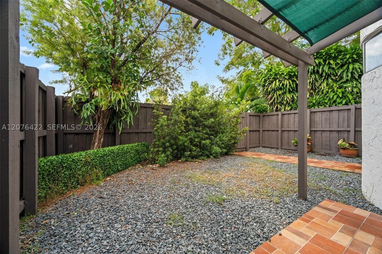 7140 Sw 111th Ct - Photo 3 of 23