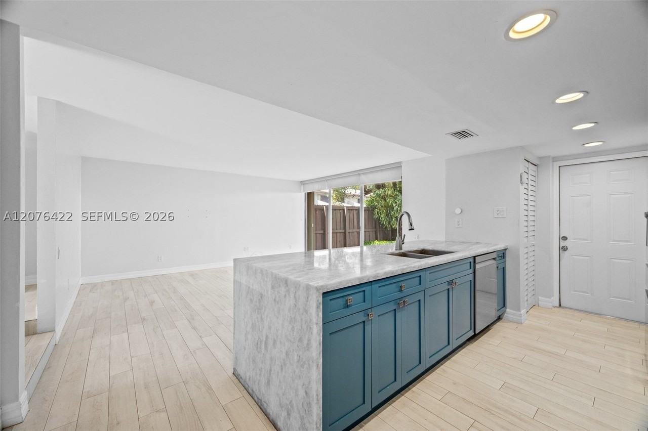 7140 Sw 111th Ct - Photo 6 of 23