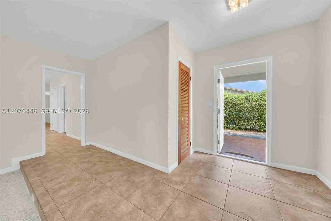 11600 Sw 81st Rd #11600 - Photo 3 of 27