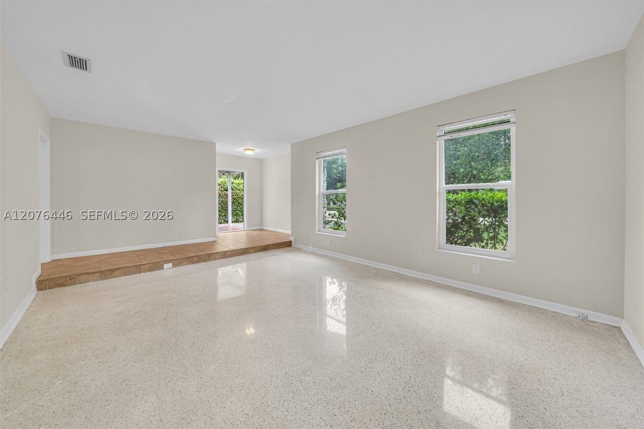 11600 Sw 81st Rd #11600 - Photo 4 of 27